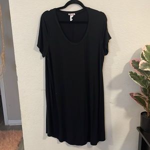 Crew neck soft thin black dress